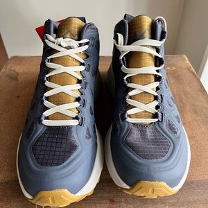 **BRAND NEW - NEVER WORN!!!** REI Women’s Waterproof Hiking Boots